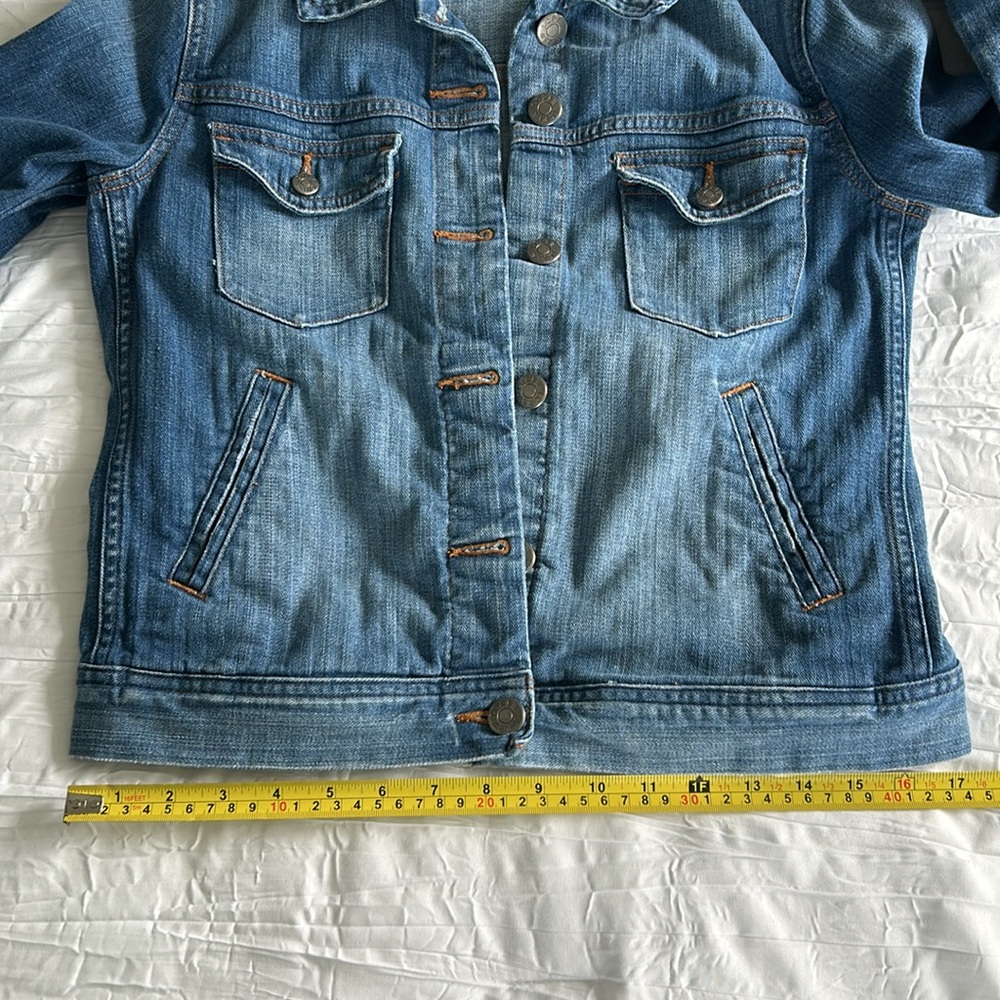 J. CREW Women’s Classic Denim Jean Jacket Light/Med. Blue Distressed Wash SIZE S - Picture 13 of 16